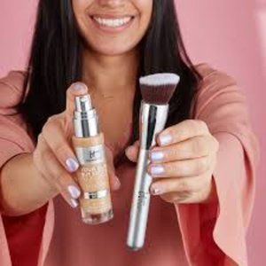 * NEW * IT Cosmetics Your Skin But Better Foundation & Perfection Brush #115
